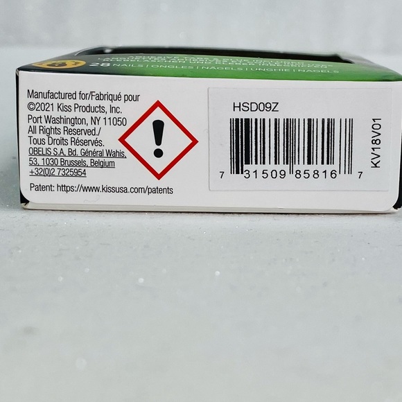 🎃 🕷Kiss Special Edition GLOW IN THE DARK Acrylic Nails + B&BW pocket bac! 🕸🎃 - Picture 8 of 10